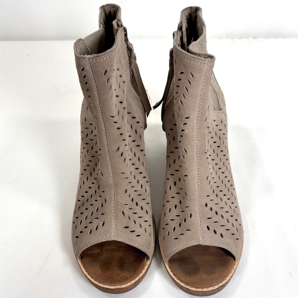 Toms Women's Taupe Suede Perforated Peep Toe Ankle Booties Block Heel Size 8 - Picture 2 of 11